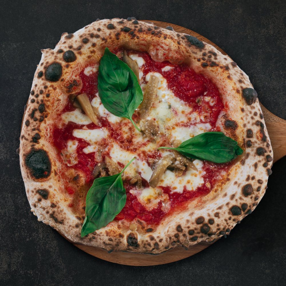 Fotografía de una pizza Siciliana elaborada en Gussa Pizzería Gandia | Obrador Napolitano | Pizza Napolitana